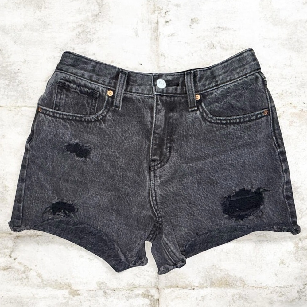 Girls Old Navy high rise, distressed, black jeans shorts. Size 12